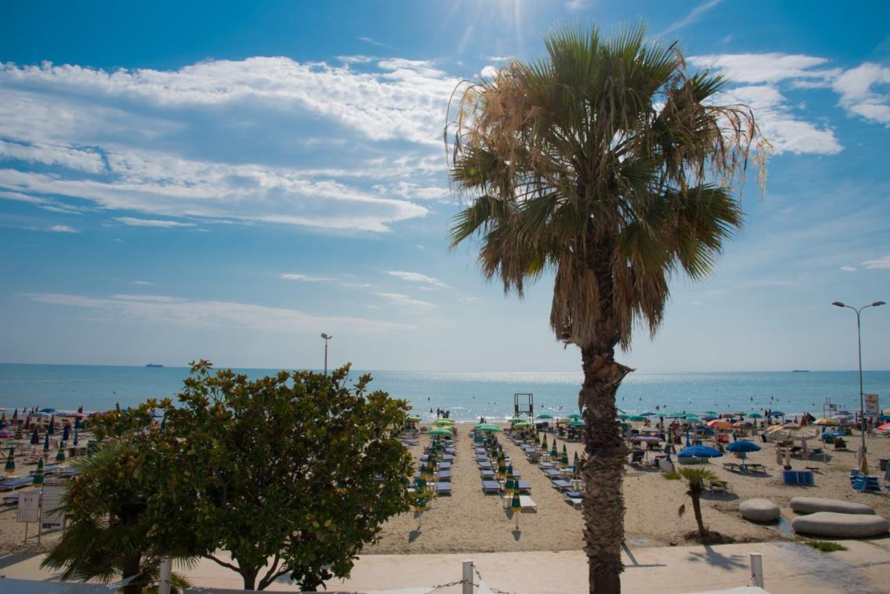 Hotel Besani Durrës Exterior foto