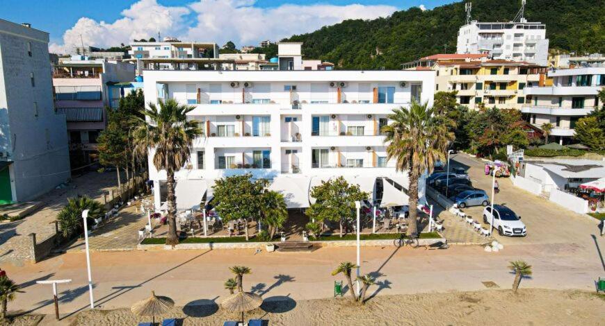 Hotel Besani Durrës Exterior foto